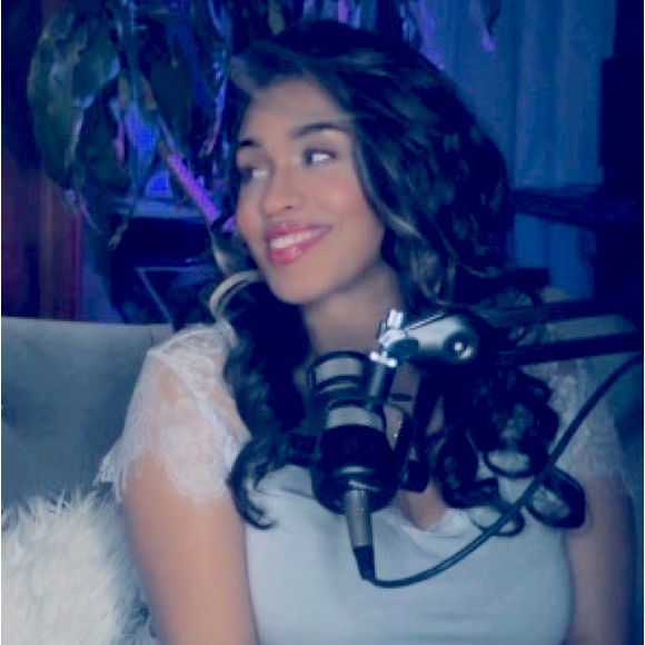 Join me LIVE❤️ To get notified when I go live!❤️🌸 - Picture 2 of 2